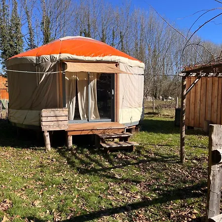 Ma Yourte Au Fond Du Jardin