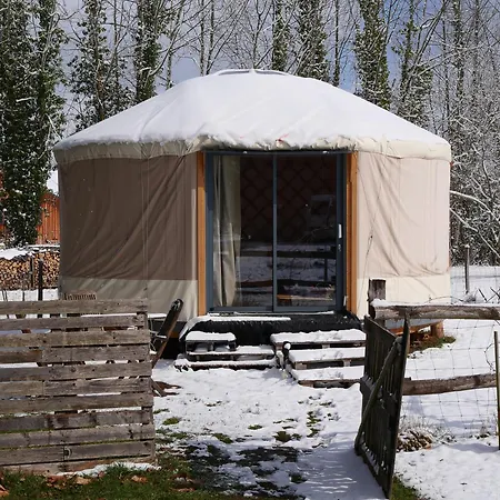 Luxury tent Ma Yourte Au Fond Du Jardin