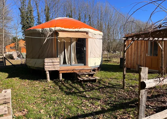 Ma Yourte Au Fond Du Jardin